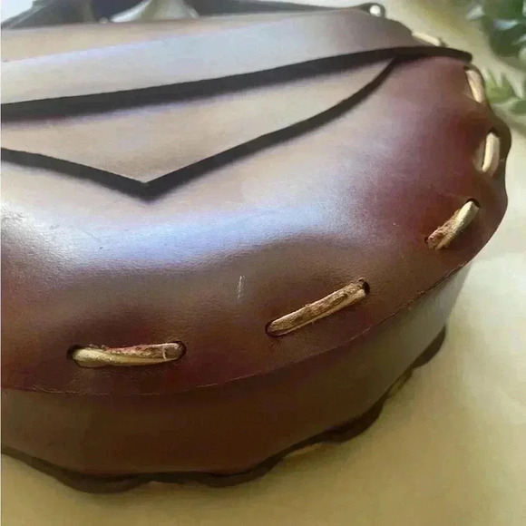 Handmade Leather Crossbody
Purse OS - Picture 2 of 10